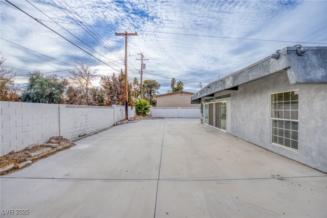 1657 East Desert Inn Road Las Vegas, NV 89169 - Photo 27 of 30