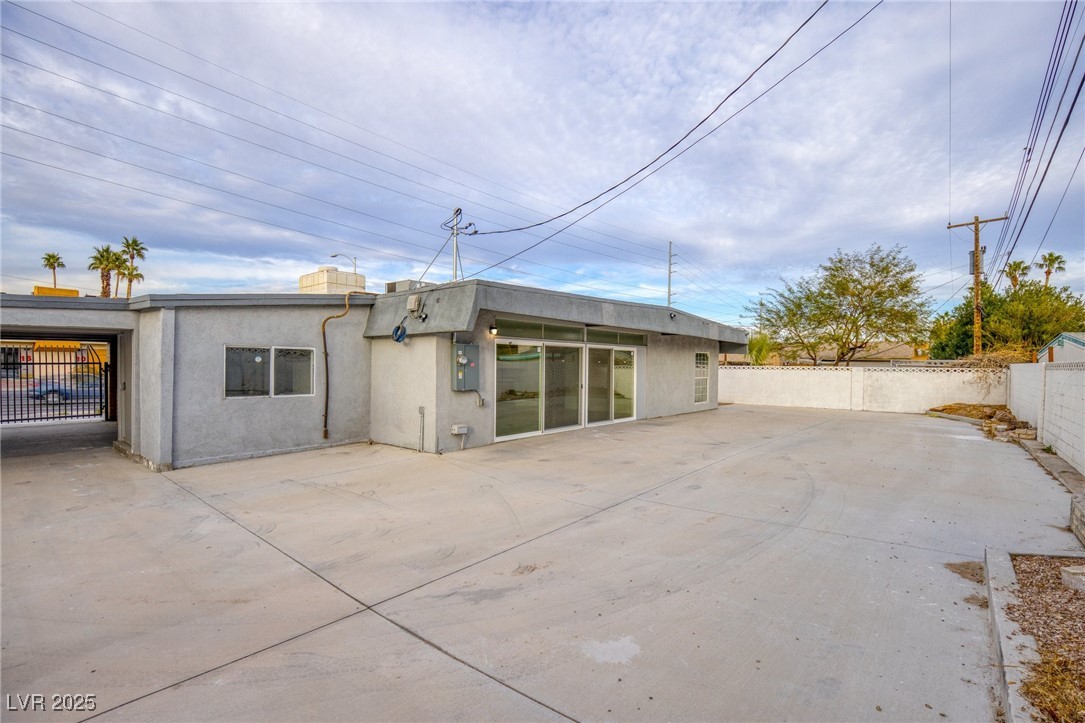 1657 East Desert Inn Road Las Vegas, NV 89169 - Photo 28 of 30