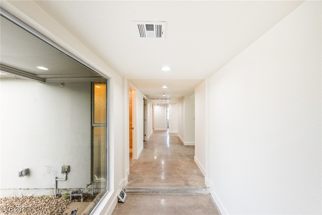1657 East Desert Inn Road Las Vegas, NV 89169 - Photo 4 of 30