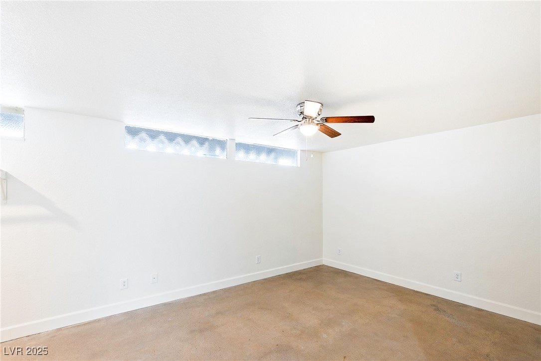 1657 East Desert Inn Road Las Vegas, NV 89169 - Photo 5 of 30