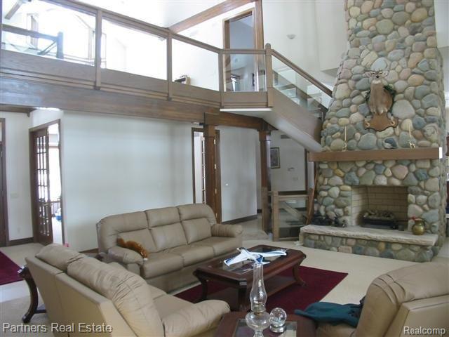 2700 East Coon Lake Road Howell, MI 48843 - Photo 18 of 23 Great Room