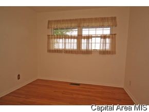 106 Maple Lane Rochester, IL 62563 - Photo 11 of 12 Gallery Image 11