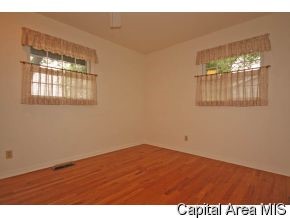 106 Maple Lane Rochester, IL 62563 - Photo 10 of 12 Gallery Image 10