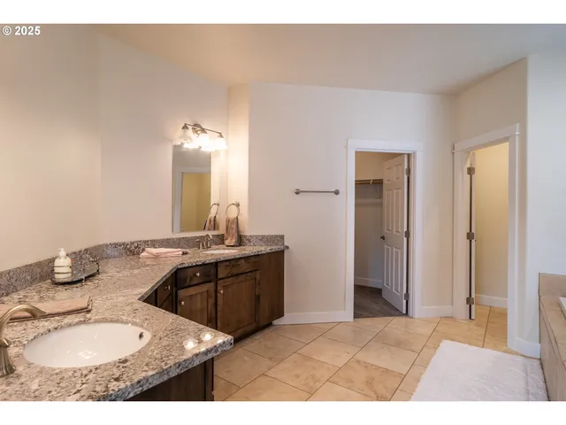 $449,900 | 702 Divot Loop, Sutherlin, OR 97479