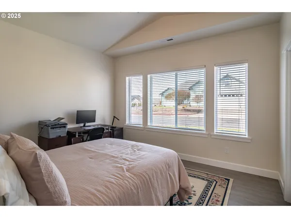 $449,900 | 702 Divot Loop, Sutherlin, OR 97479