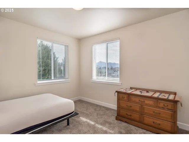 $449,900 | 702 Divot Loop, Sutherlin, OR 97479