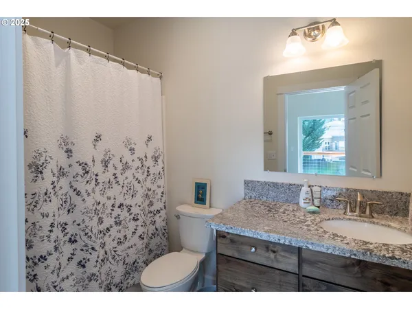 $449,900 | 702 Divot Loop, Sutherlin, OR 97479