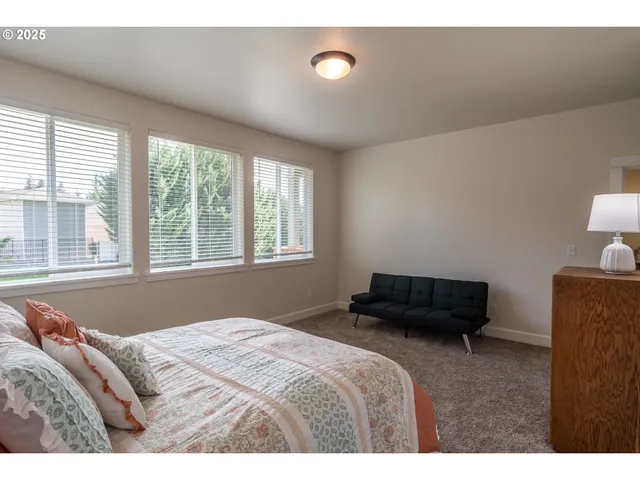 $449,900 | 702 Divot Loop, Sutherlin, OR 97479