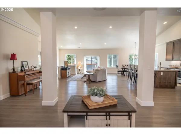 $449,900 | 702 Divot Loop, Sutherlin, OR 97479