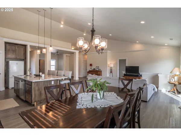 $449,900 | 702 Divot Loop, Sutherlin, OR 97479