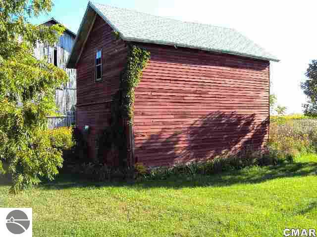 4612 North Ransom Road Breckenridge, MI 48615 - Photo 9 of 19 1771120-8.JPG