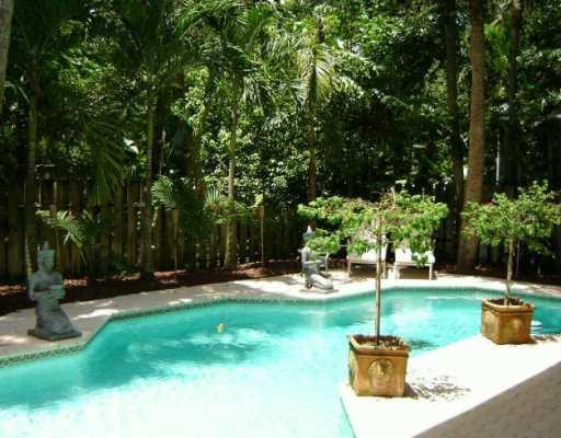 734 Aurelia Street, Unit A Boca Raton, FL 33486 - Photo 2 of 4 Swimming Pool/Hot Tub/Sauna