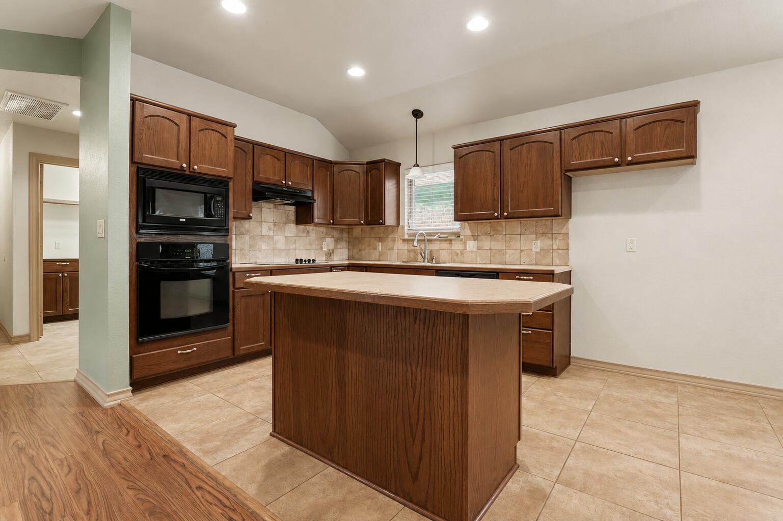805 South 23rd Street Slaton, TX 79364 - Photo 6 of 22 ChatGPT Image Jul 14, 2026 at 07_52_21 P