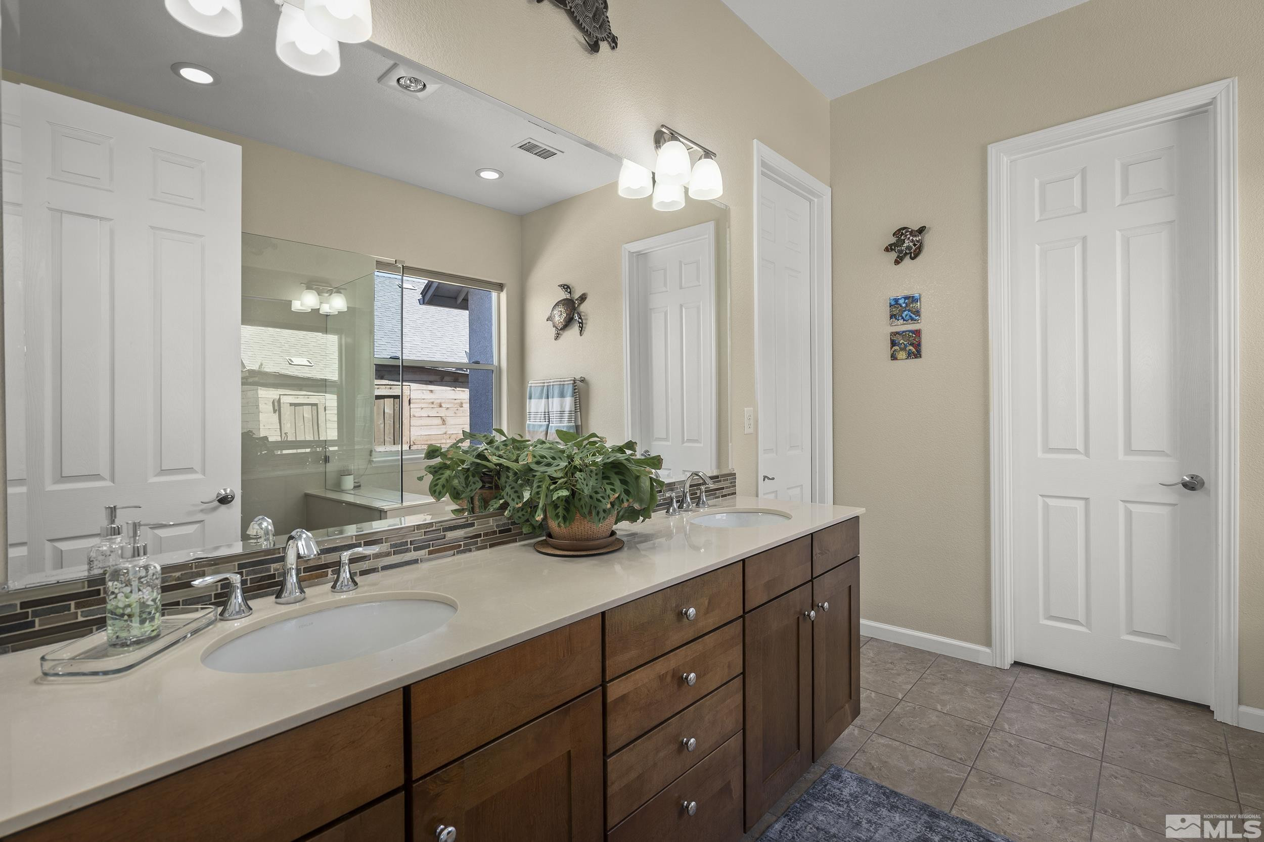 305 Horizon Ridge Road Sparks, NV 89441 - Photo 15 of 39 Photo 15