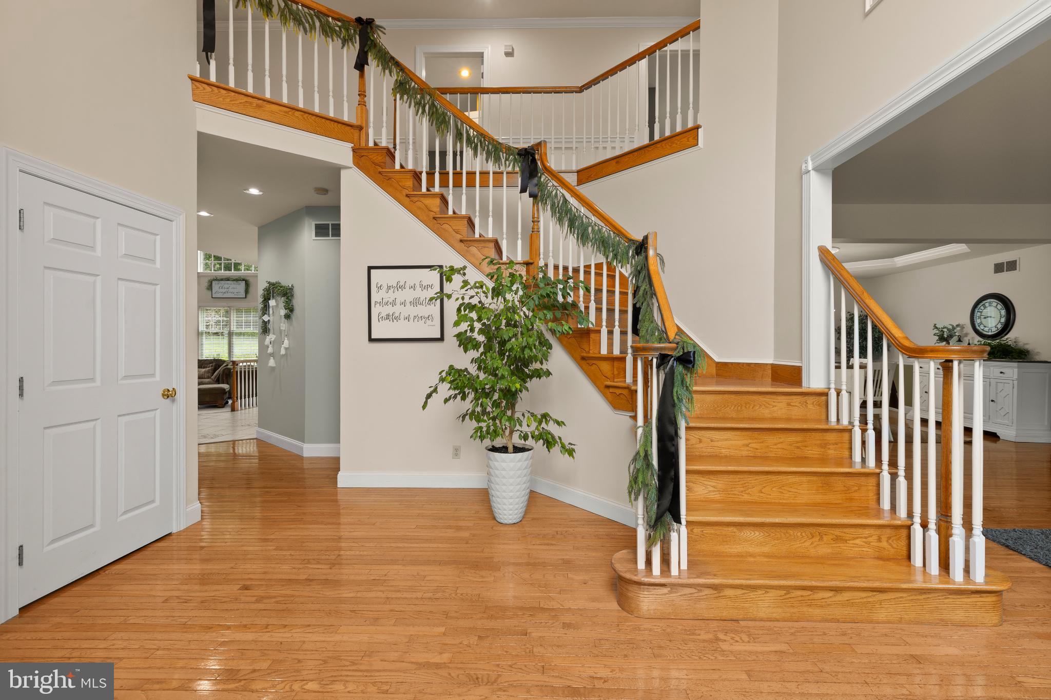 127 Beacon Light Road Coatesville, PA 19320 - Photo 21 of 99 Inviting foyer with curved staircase.