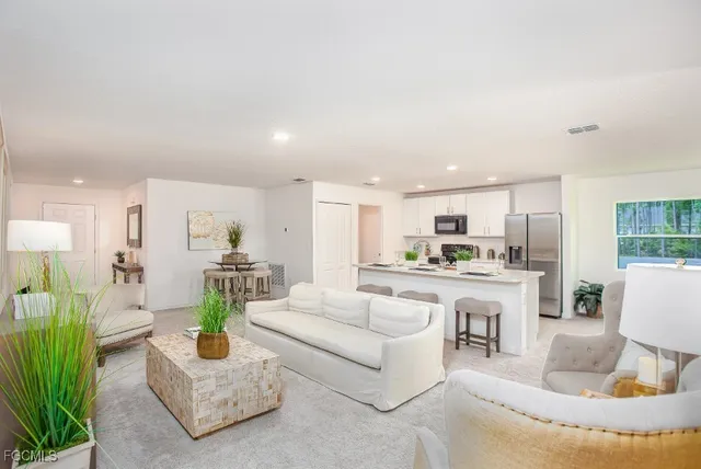 $349,900 | 9007 Justice Circle, LaBelle, FL 33935