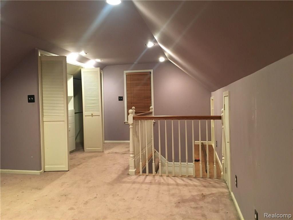 2048 Oxford Road Grosse Pointe Woods, MI 48236 - Photo 30 of 40