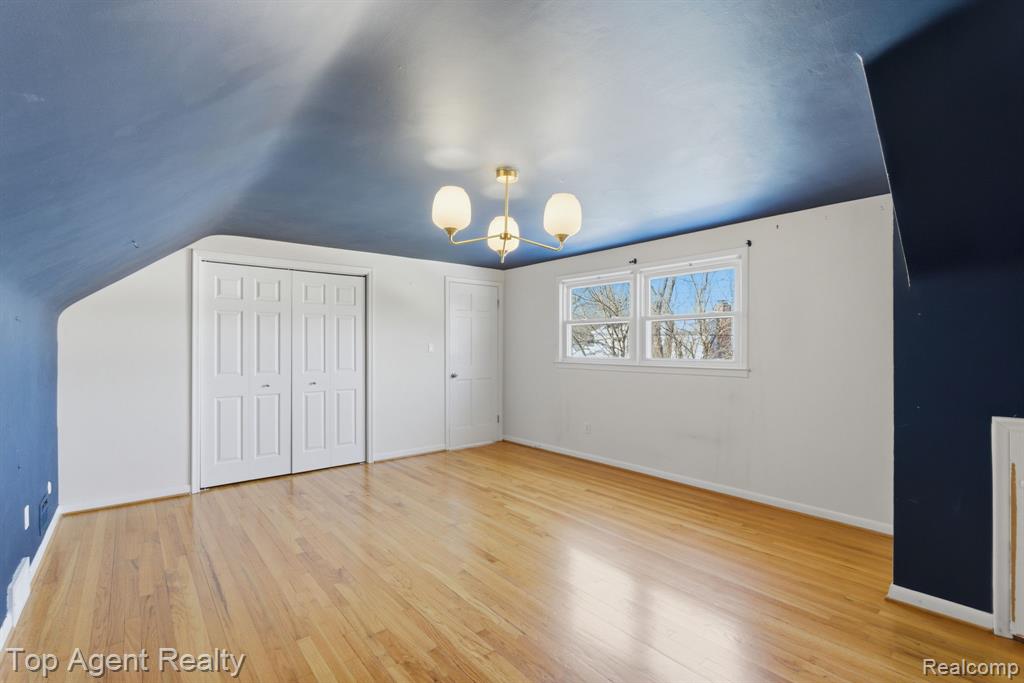 32306 Baintree Road Farmington Hills, MI 48334 - Photo 14 of 42