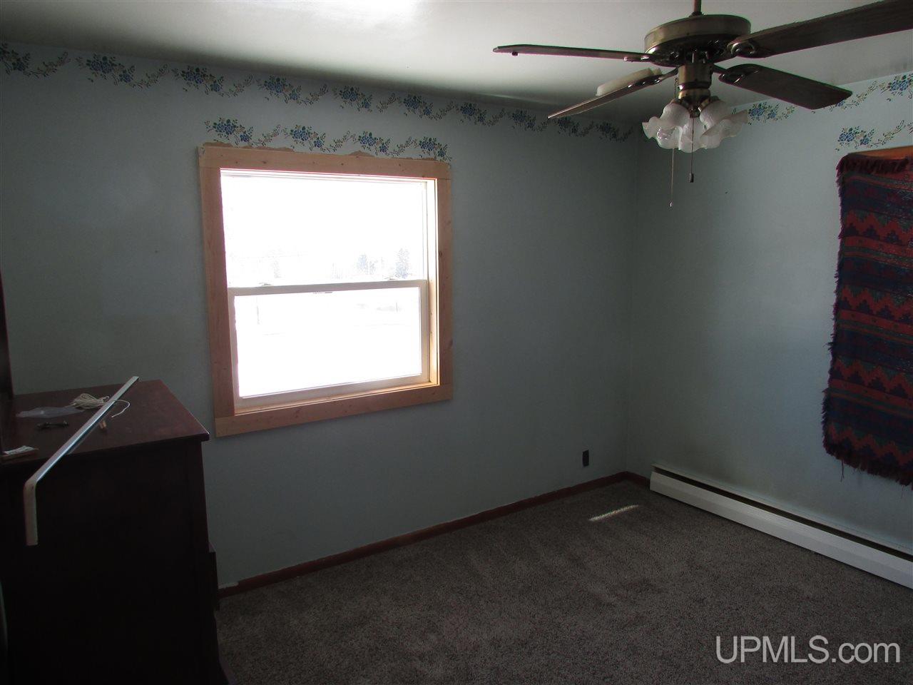 121 7th Street L'Anse, MI 49946 - Photo 6 of 12