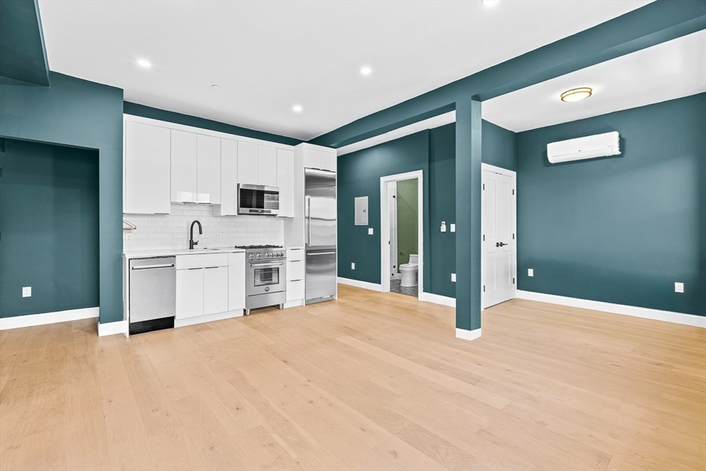 166 Salem Street, Unit 8 Boston, MA 02113 - Photo 3 of 17