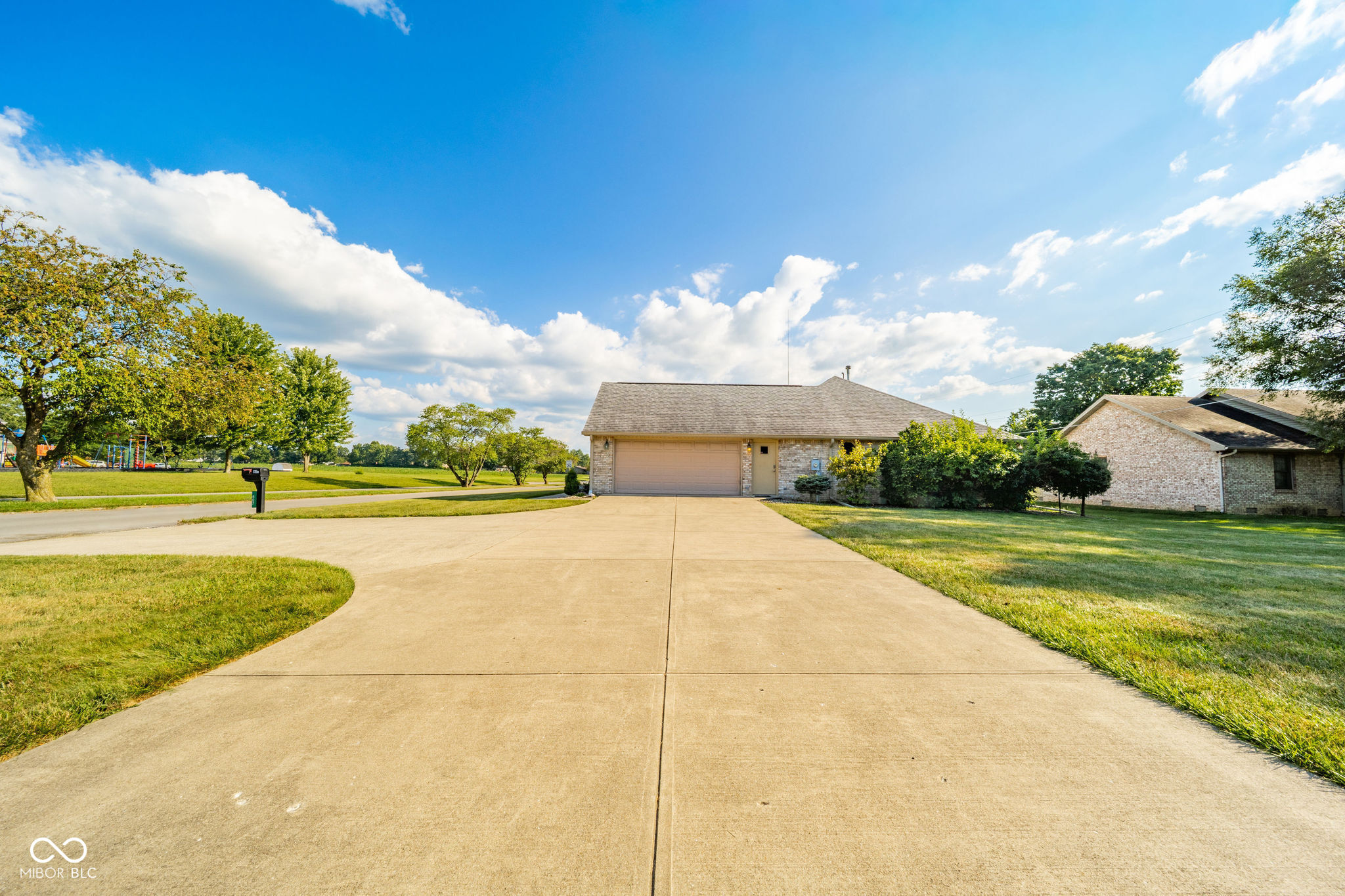 807 Spring Valley Drive Anderson, IN 46011 - Photo 4 of 31 Gallery Image 4