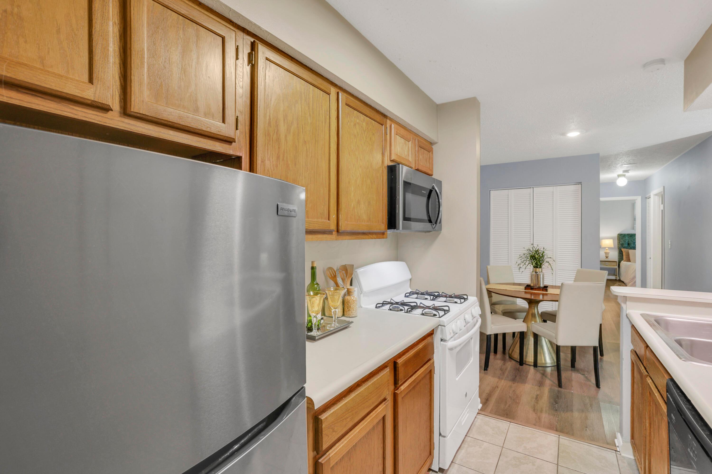 2269 Hedgerow Road, Unit 2269B Columbus, OH 43220 - Photo 9 of 23