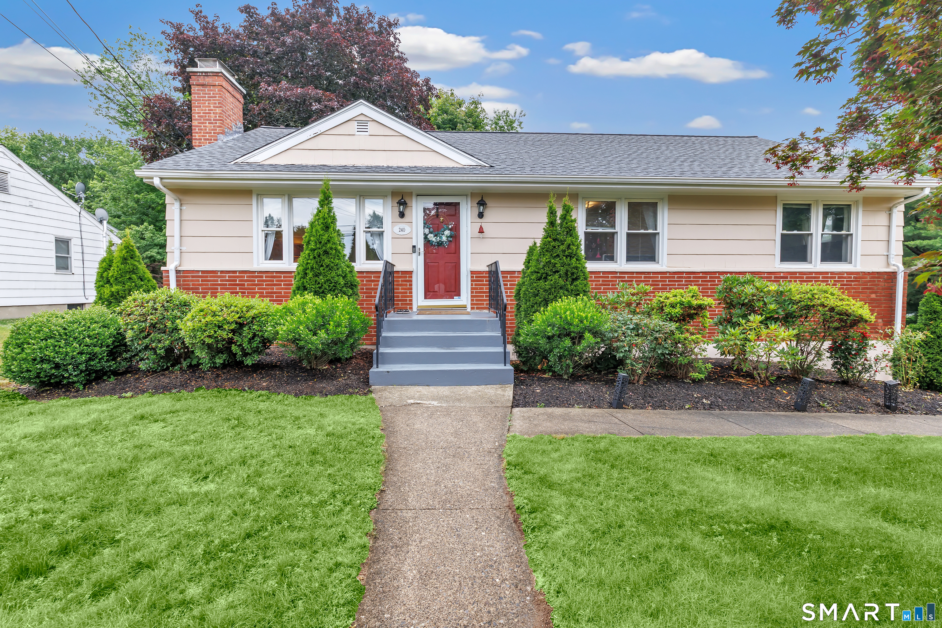 240 Blackhouse Road Trumbull, CT 06611 - Photo 34 of 40