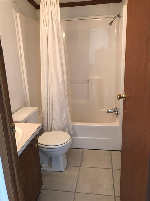 230 Poplar Street Rochester, PA 15074 - Photo 14 of 15 2nd bathroom
