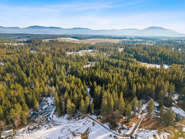 $895,000 | 15951 North Pinewood Way, Hayden, ID 83835