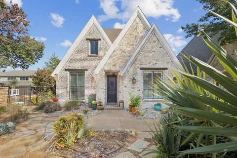 $760,000 | 6156 Stapleford Circle, Dallas, TX 75252
