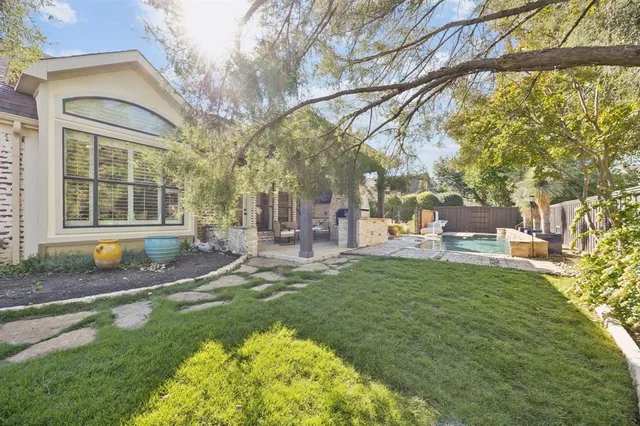 a house view with sitting space and garden space