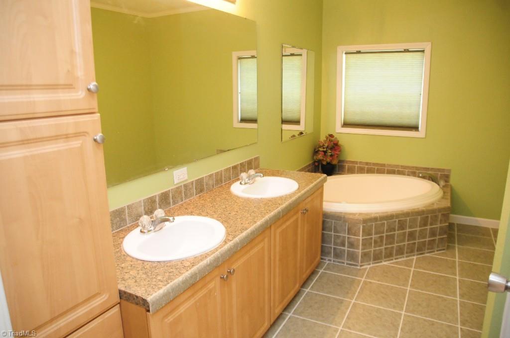 621 Sandy Cross Road Reidsville, NC 27320 - Photo 11 of 21