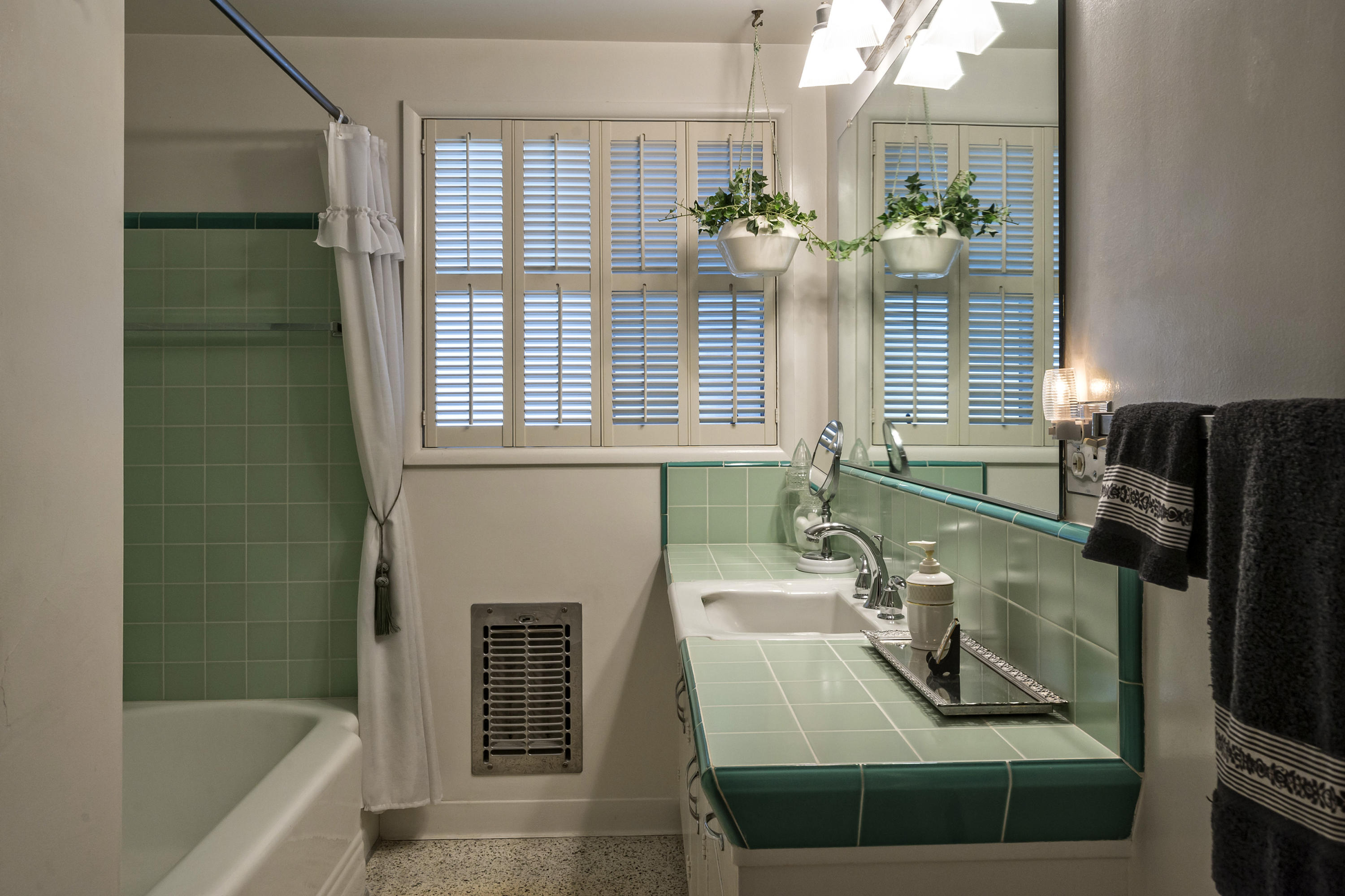 936 Garcia Road Santa Barbara, CA 93103 - Photo 5 of 12 garcia 5