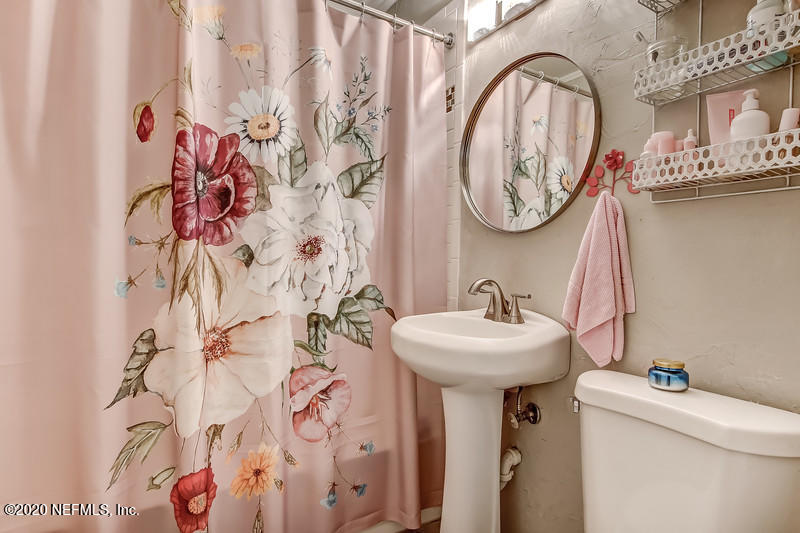 4616 Pinewood Road Jacksonville, FL 32210 - Photo 20 of 26 Bathroom