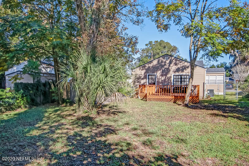 4616 Pinewood Road Jacksonville, FL 32210 - Photo 24 of 26 Large fenced rear yard