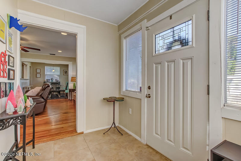4616 Pinewood Road Jacksonville, FL 32210 - Photo 4 of 26 Entry foyer