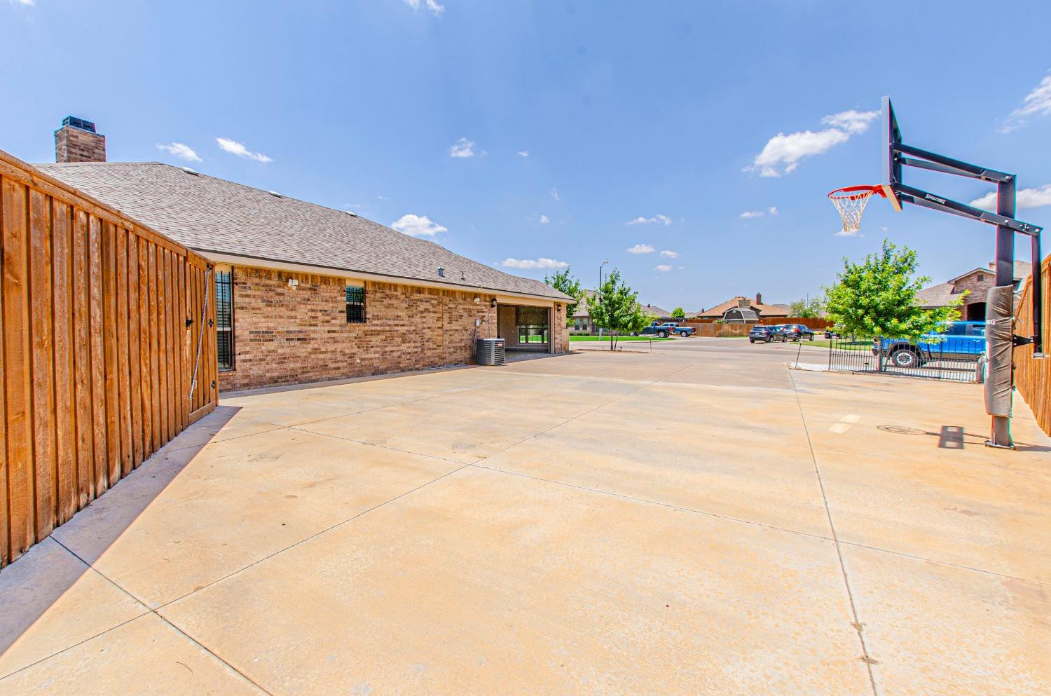 9105 Rochester Avenue Lubbock, TX 79424 - Photo 14 of 24 a view of a terrace