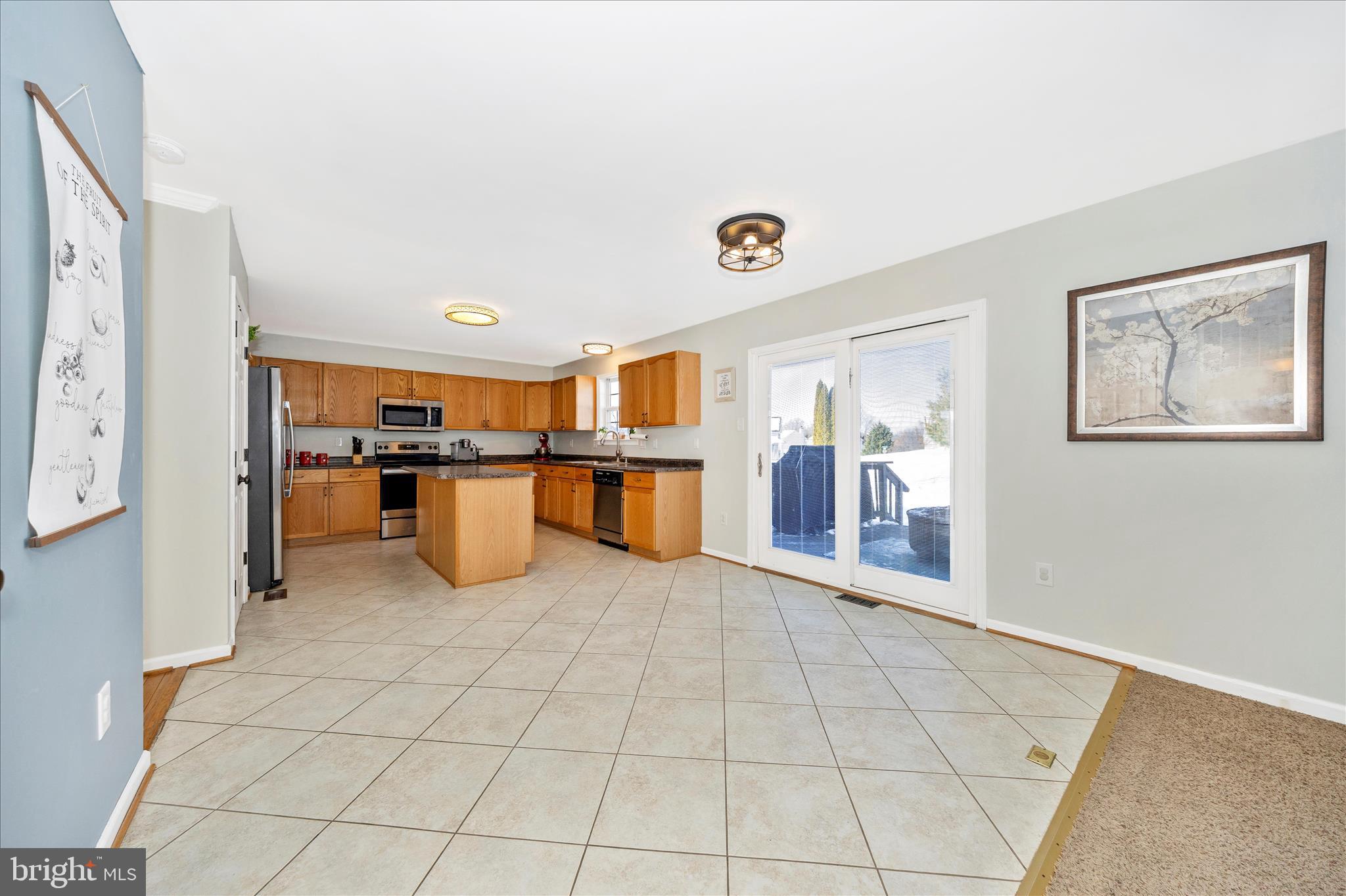 7 Rockingham Drive Keedysville, MD 21756 - Photo 12 of 48 Morning Room & Kitchen