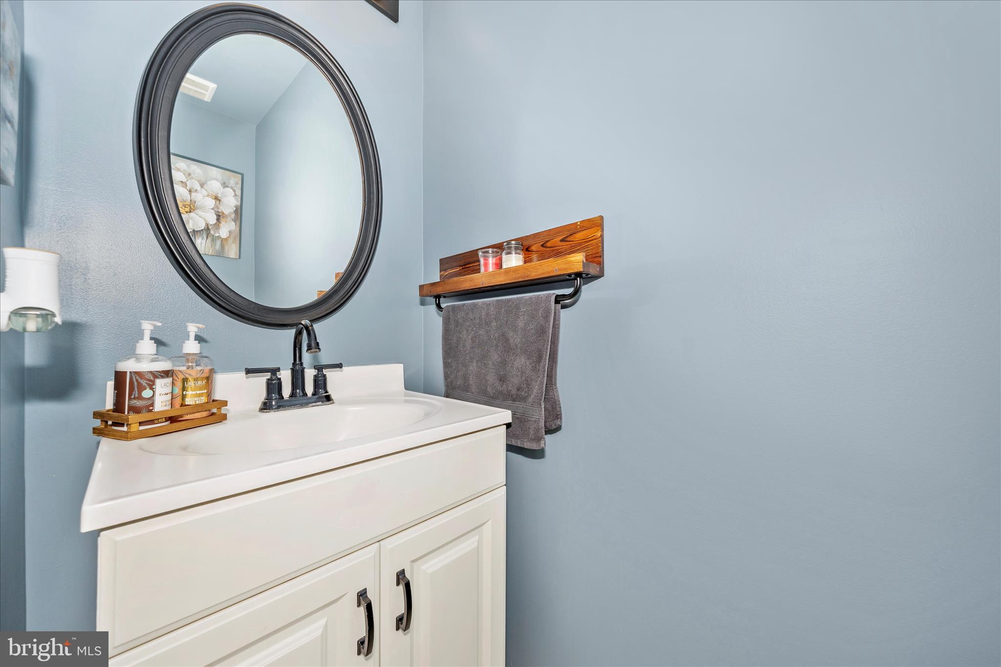 7 Rockingham Drive Keedysville, MD 21756 - Photo 16 of 48 Powder Room