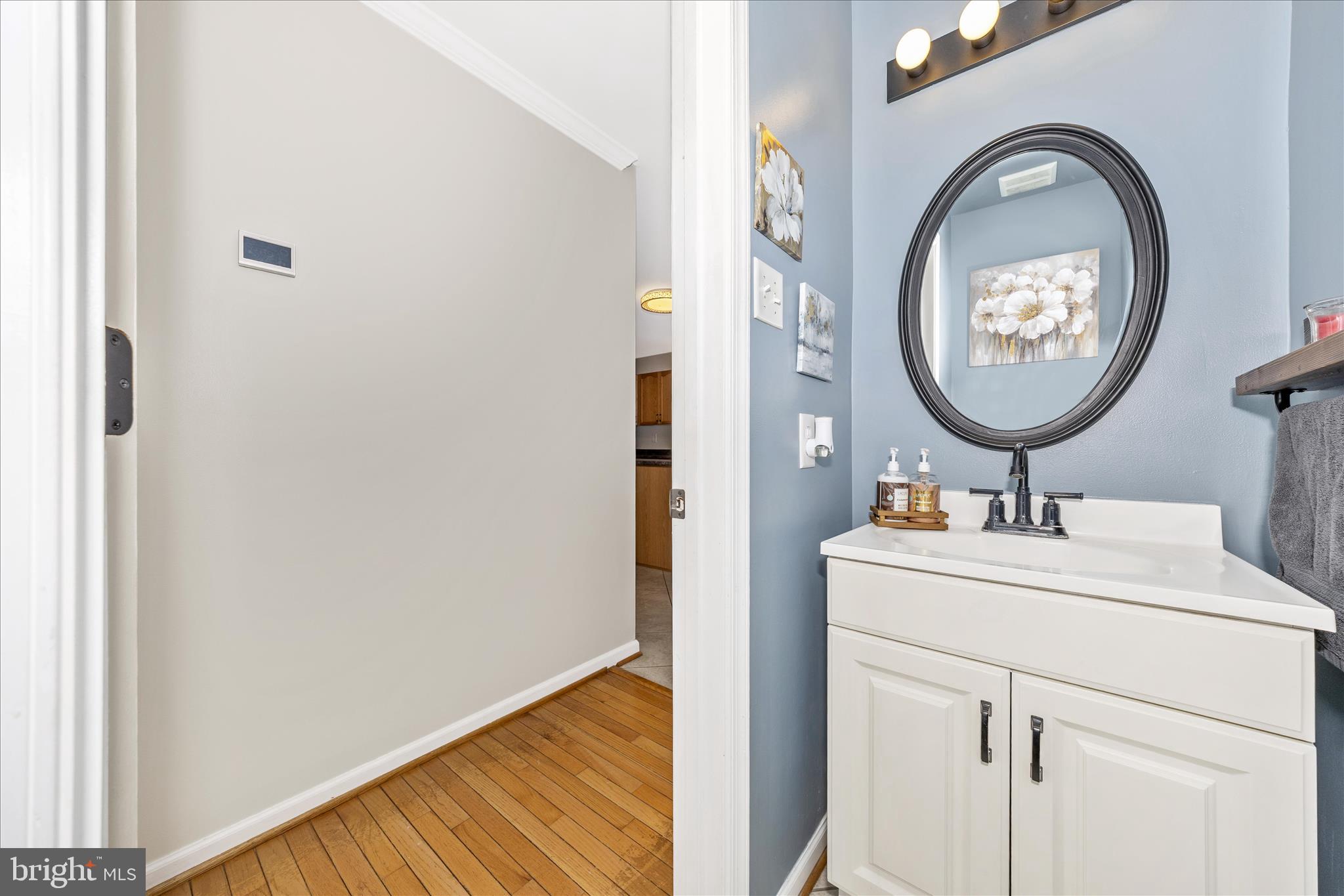 7 Rockingham Drive Keedysville, MD 21756 - Photo 17 of 48 Powder Room