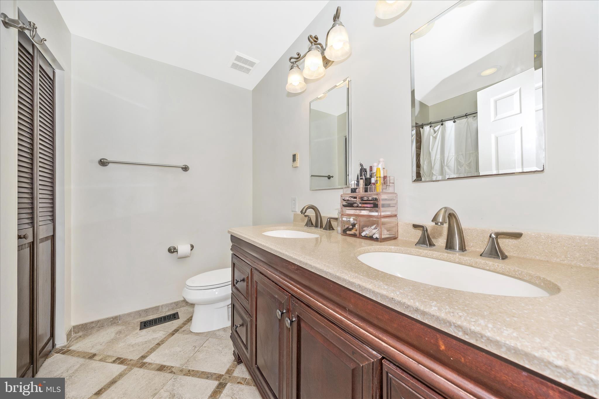 7 Rockingham Drive Keedysville, MD 21756 - Photo 20 of 48 Primary Bathroom