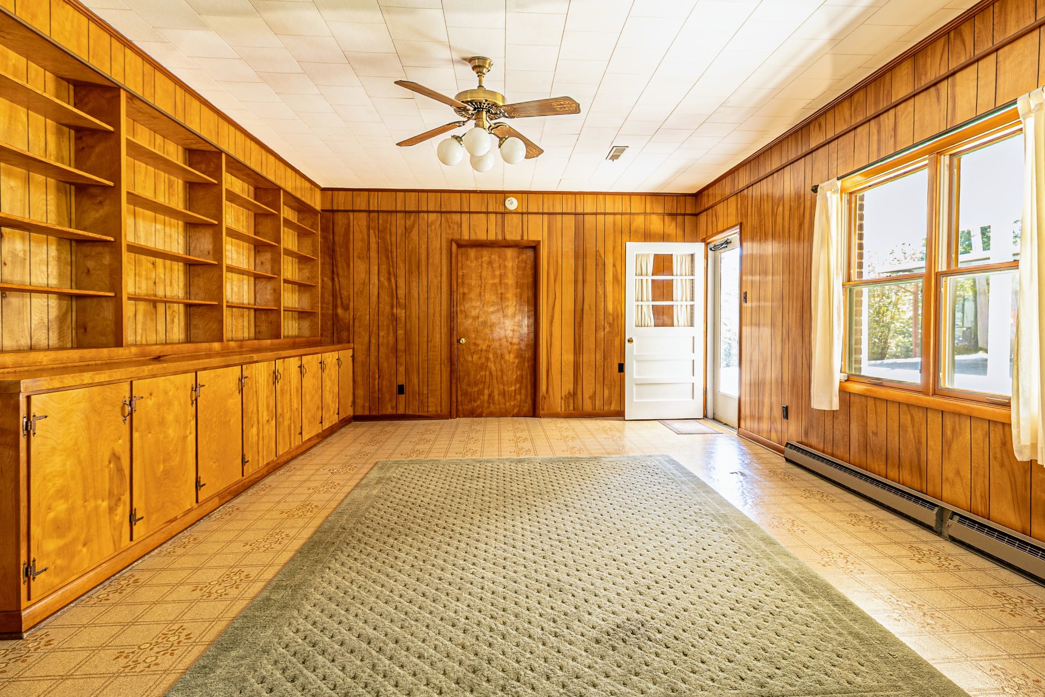 3241 West Main Street Erin, TN 37061 - Photo 6 of 22 a view of an entryway