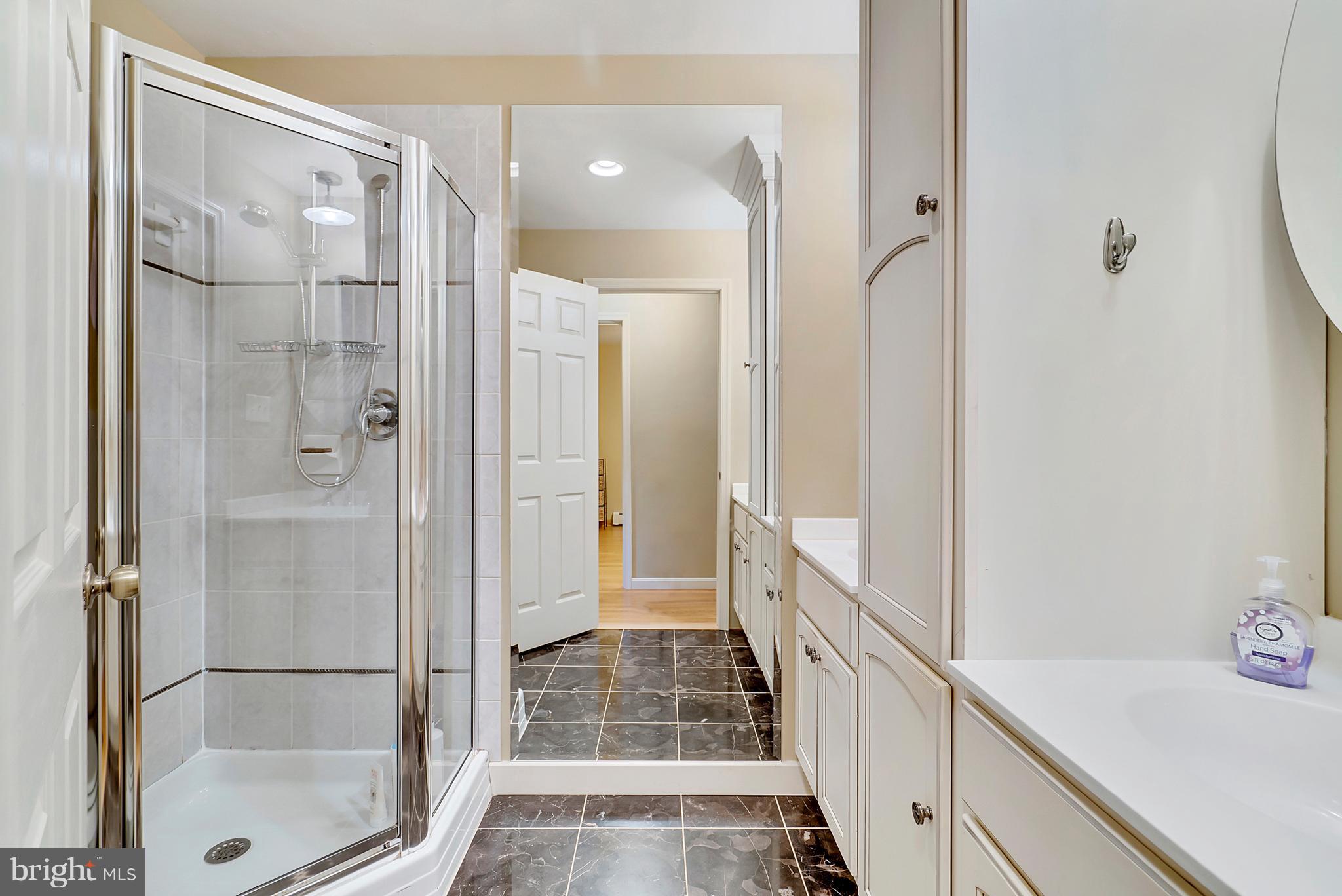 285 Gay Road Warrenton, VA 20186 - Photo 14 of 26 Bath