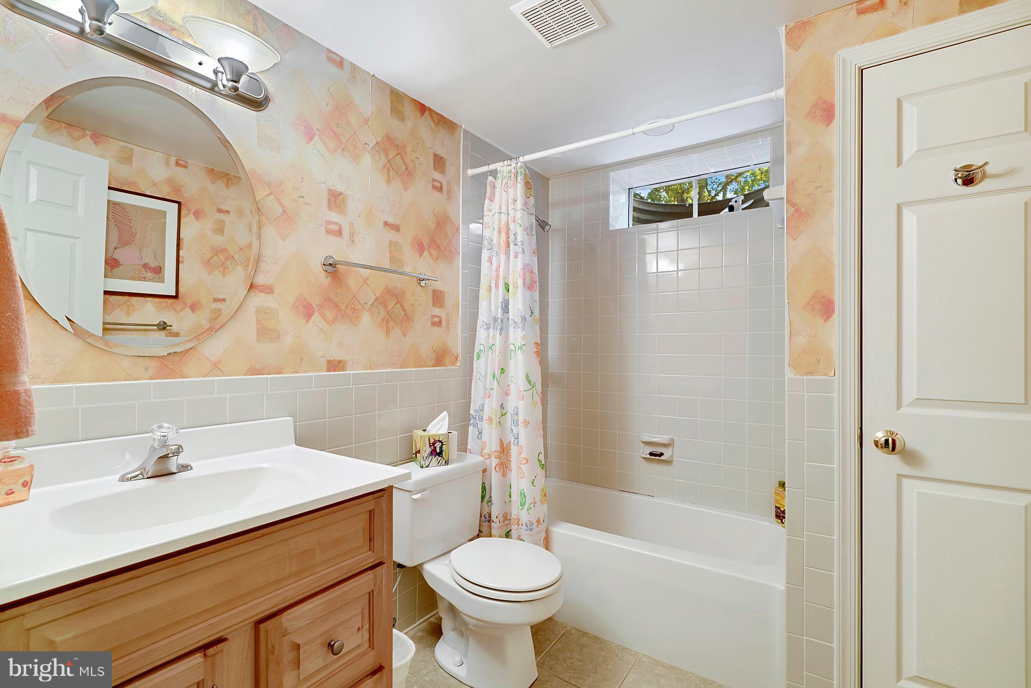 285 Gay Road Warrenton, VA 20186 - Photo 18 of 26 Bath