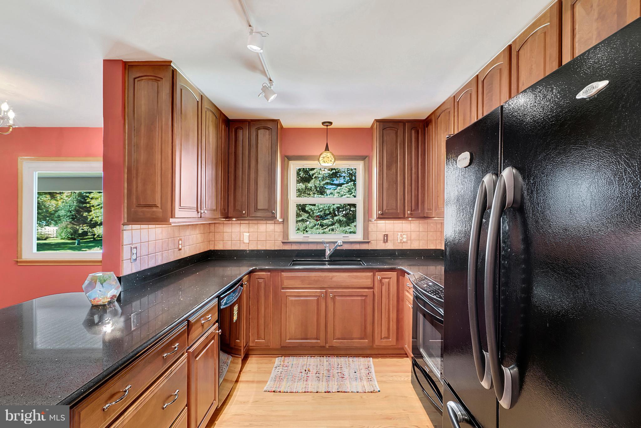 285 Gay Road Warrenton, VA 20186 - Photo 5 of 26 Kitchen