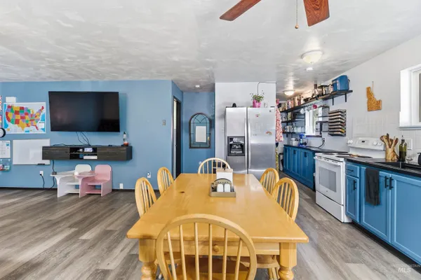 $385,000 | 1161 Chaney Road, Viola, ID 83872