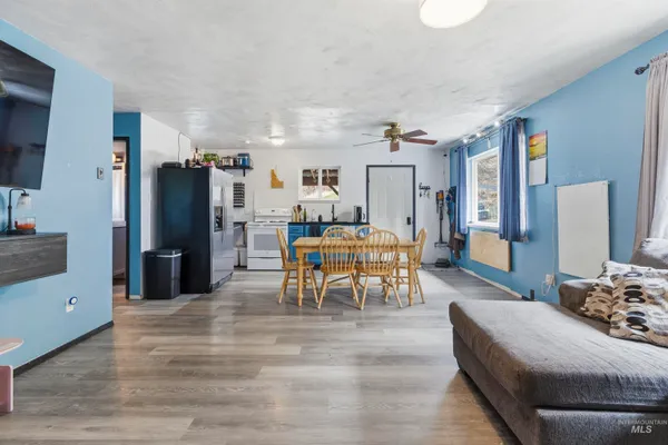 $385,000 | 1161 Chaney Road, Viola, ID 83872