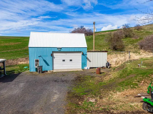 $385,000 | 1161 Chaney Road, Viola, ID 83872