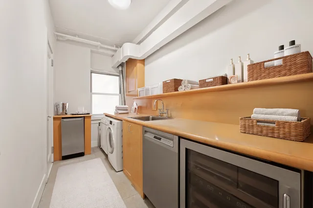 $6,595,000 | 1120 5th Avenue, Unit 2C | Upper East Side