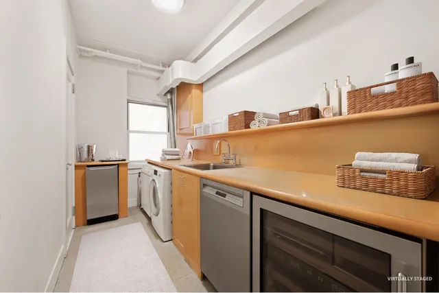 $6,595,000 | 1120 5th Avenue, Unit 2C | Upper East Side